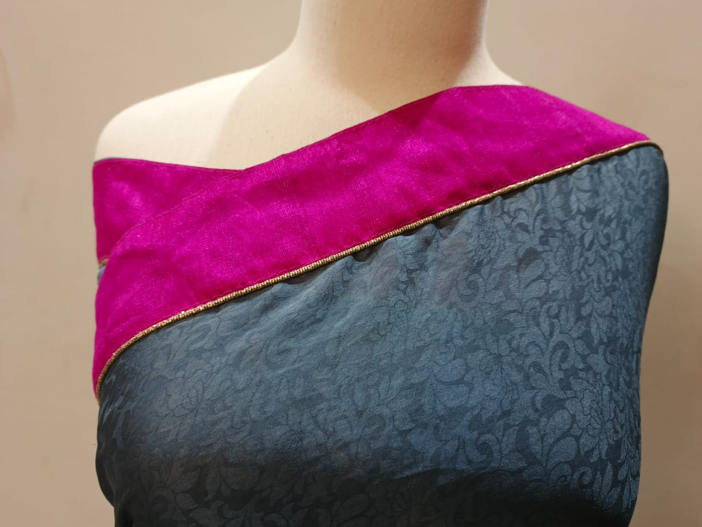 Elegant Black Grip Saree with Net Embroidered Pink Floral Border